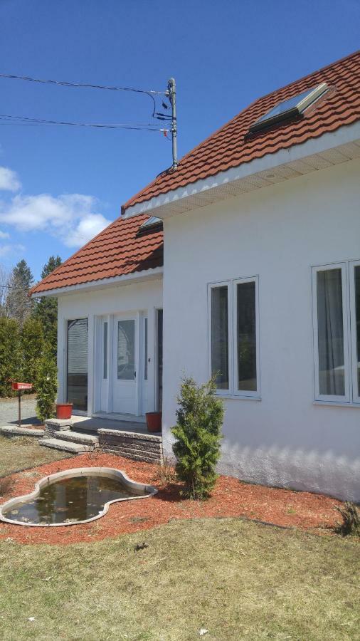 La Maison Du Village, Spa Шауиниган Екстериор снимка